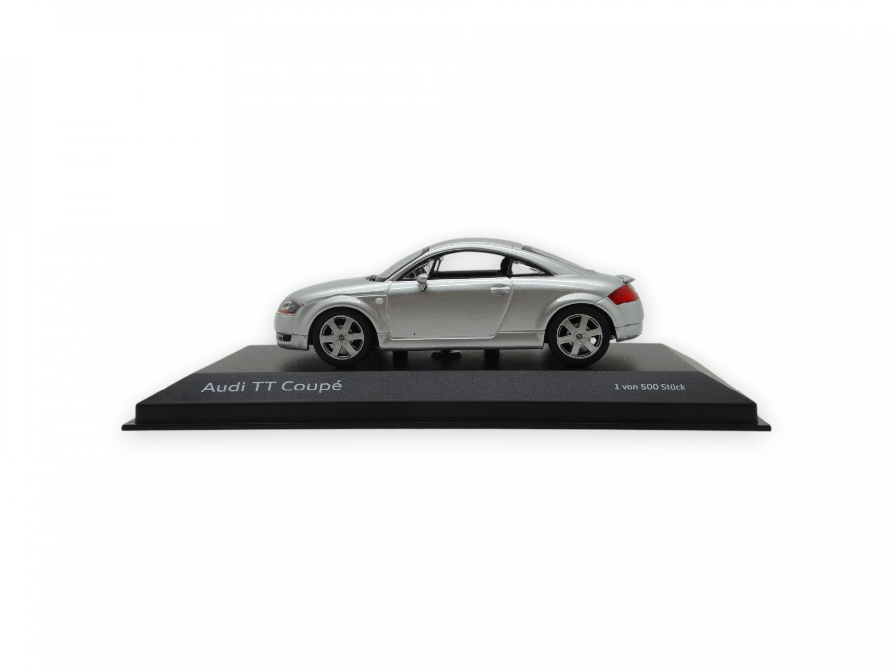 Audi TT Coupé Modellauto Miniatur 1:43 Lichtsilber