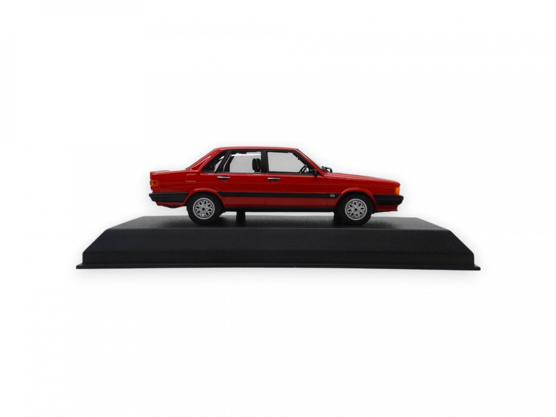 Audi 80 quattro Limousine Modellauto Miniatur 1:43 Rot