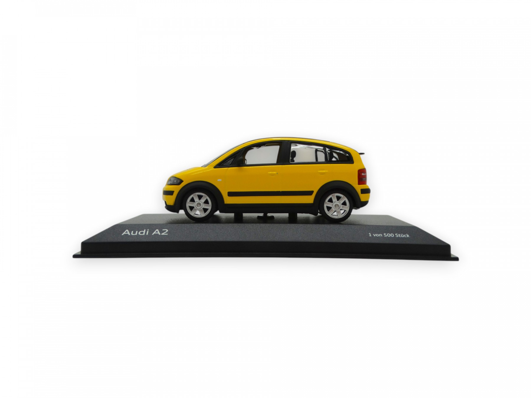 Audi A2 Modellauto Miniatur 1:43 Imolagelb