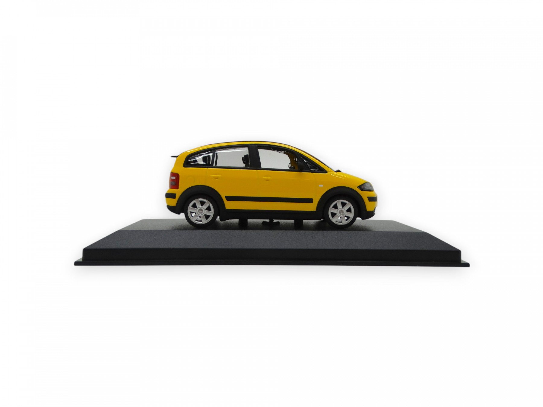 Audi A2 Modellauto Miniatur 1:43 Imolagelb