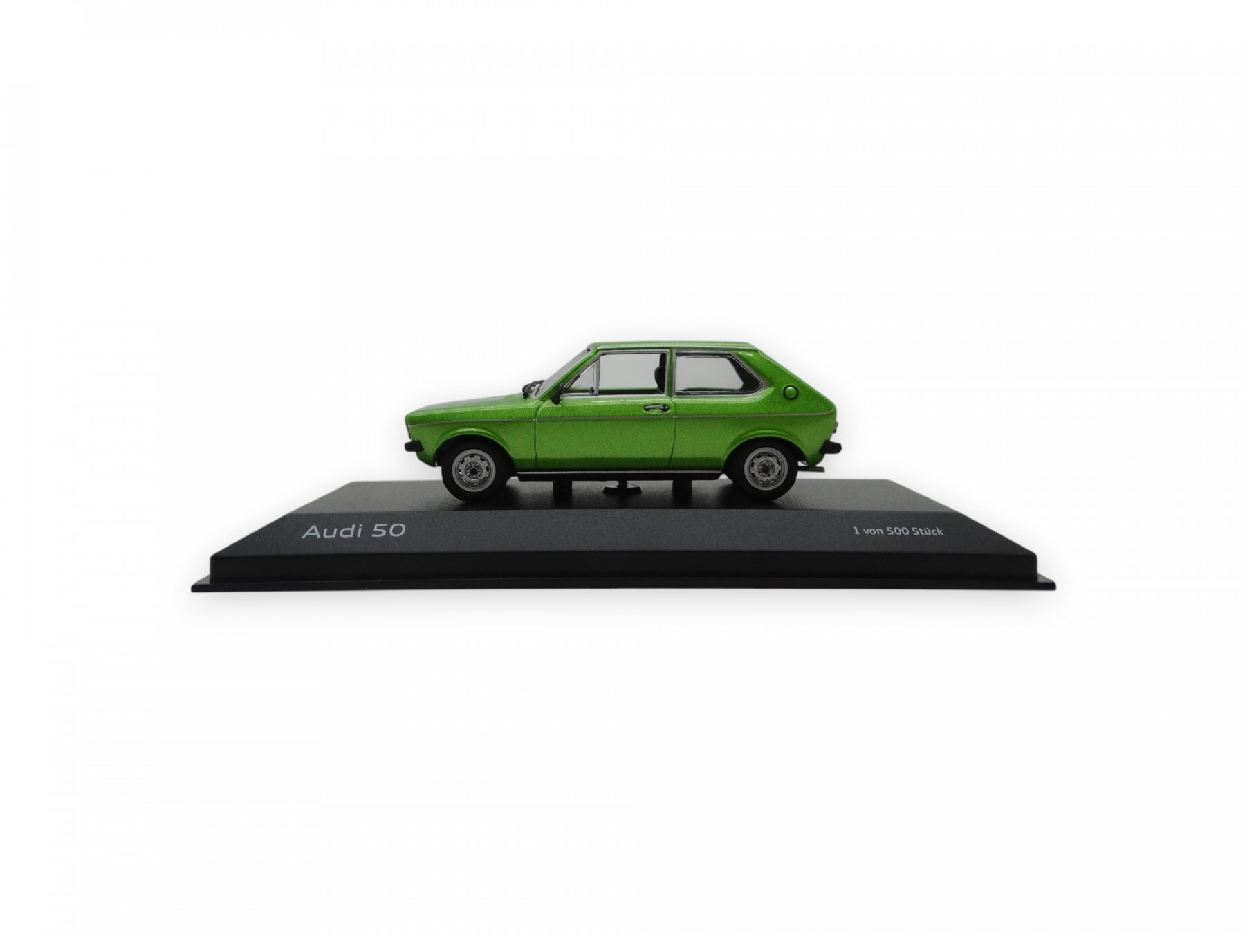 Audi 50 Modellauto Miniatur 1:43 Viperngrün