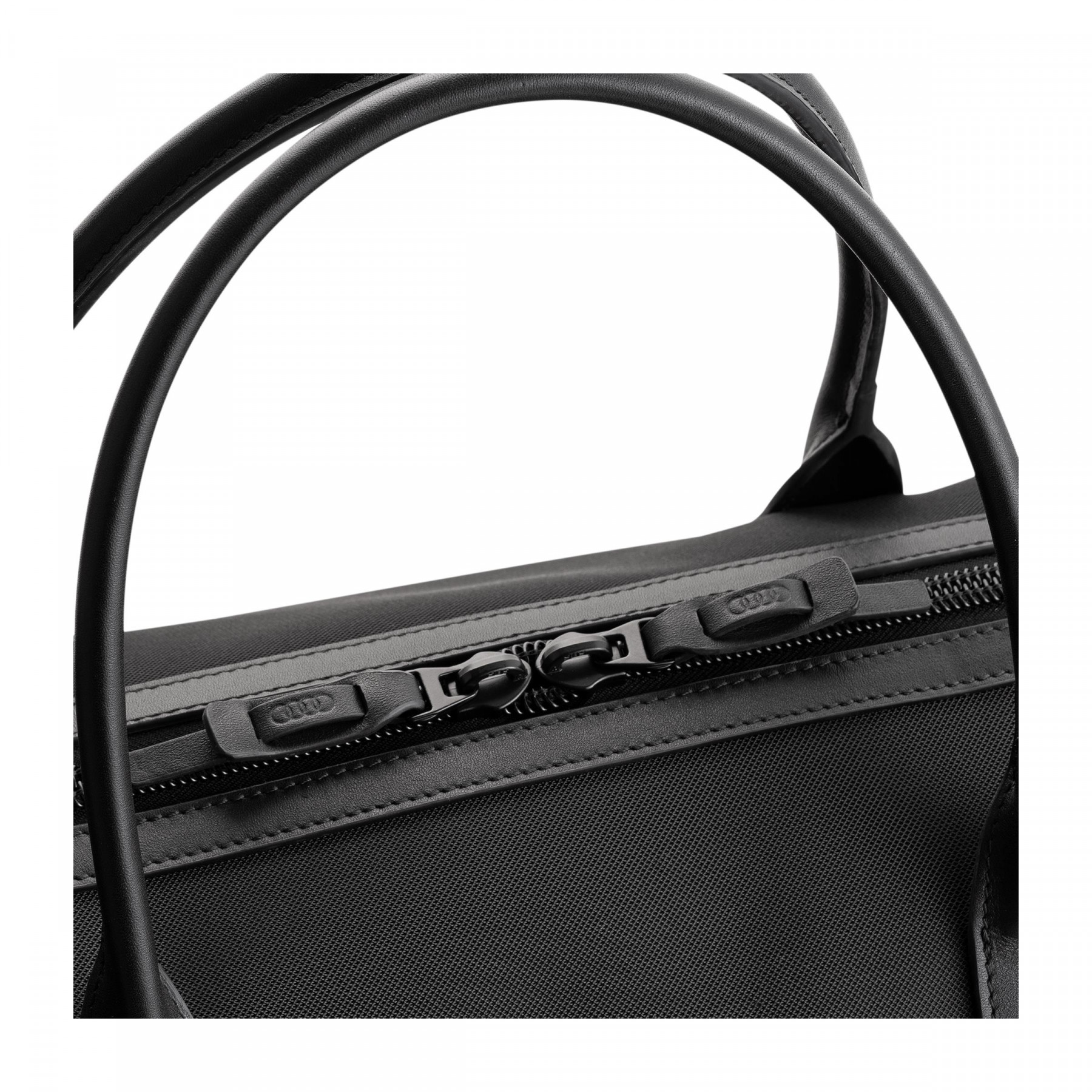 Audi Reisetasche Weekender in schwarz mit edlen Leder Details 3152500800