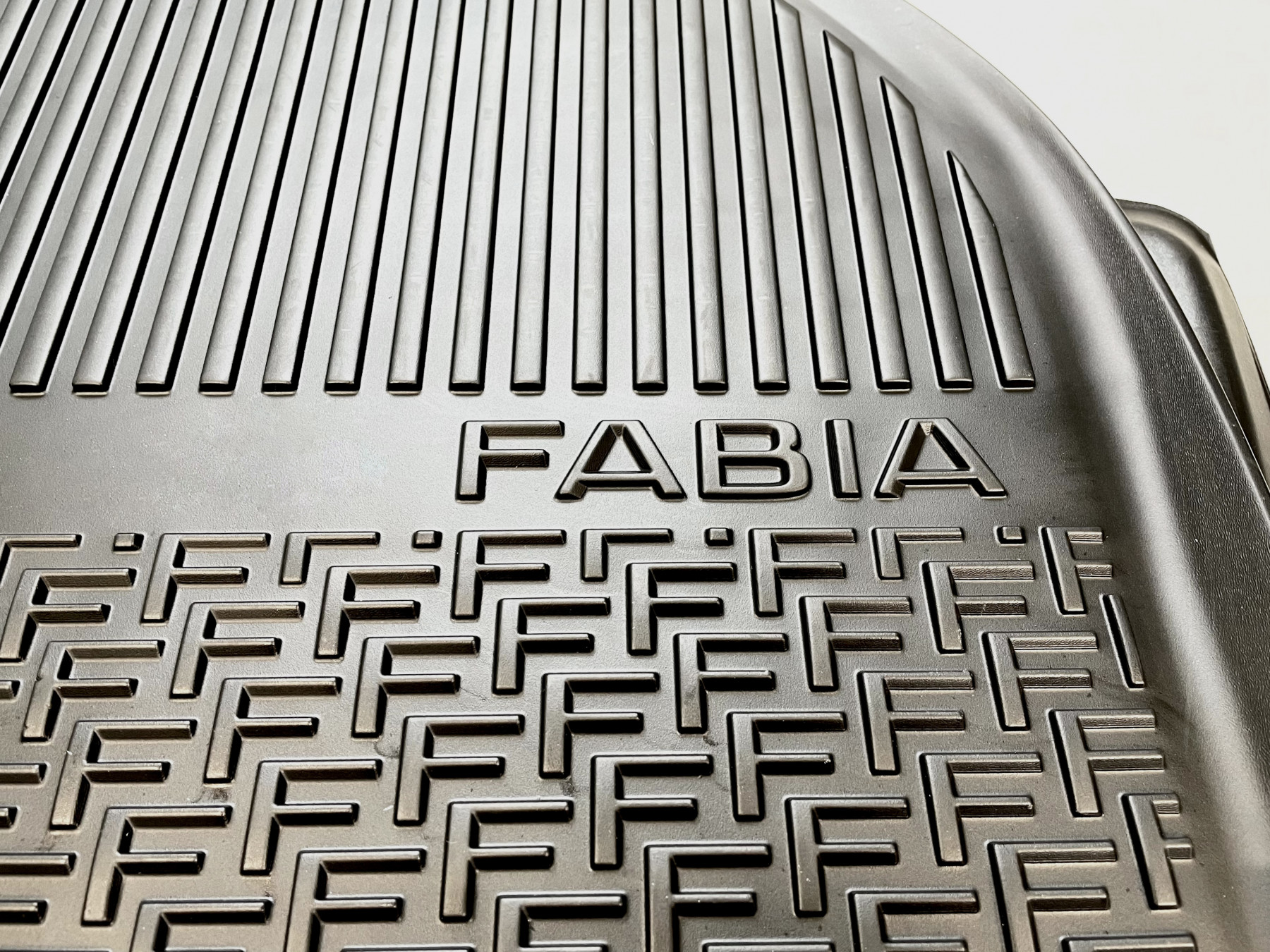 ORIGINAL Skoda Gummimatten Fußmatten Automatten FABIA 3 (NJ) vorne  6V1061551