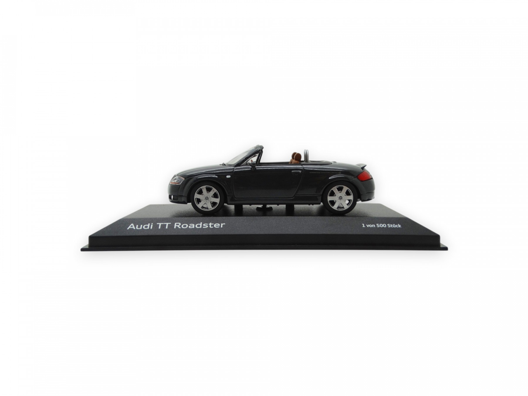 Audi TT Roadster Modellauto Miniatur 1:43 Nimbusgrau
