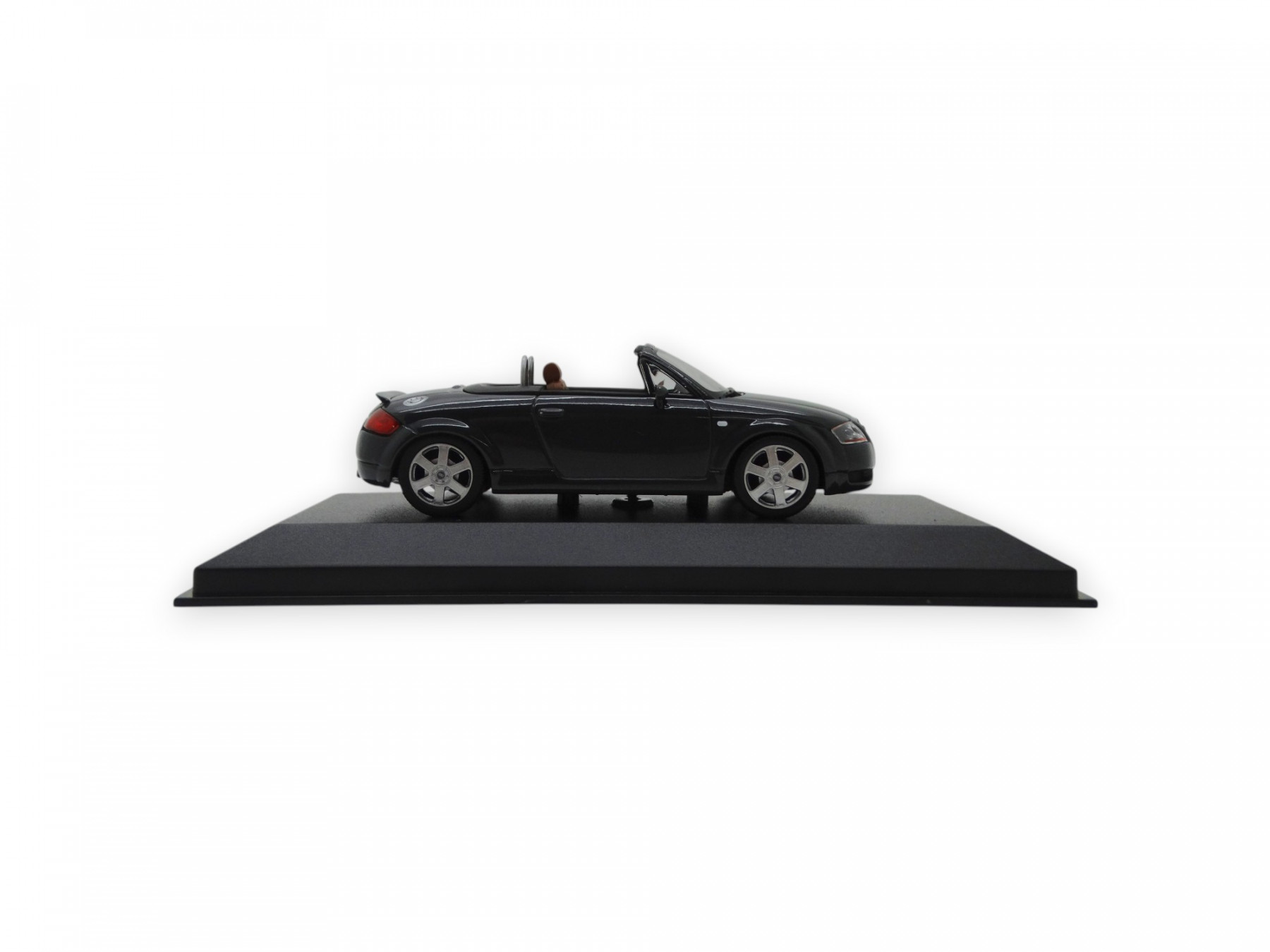 Audi TT Roadster Modellauto Miniatur 1:43 Nimbusgrau