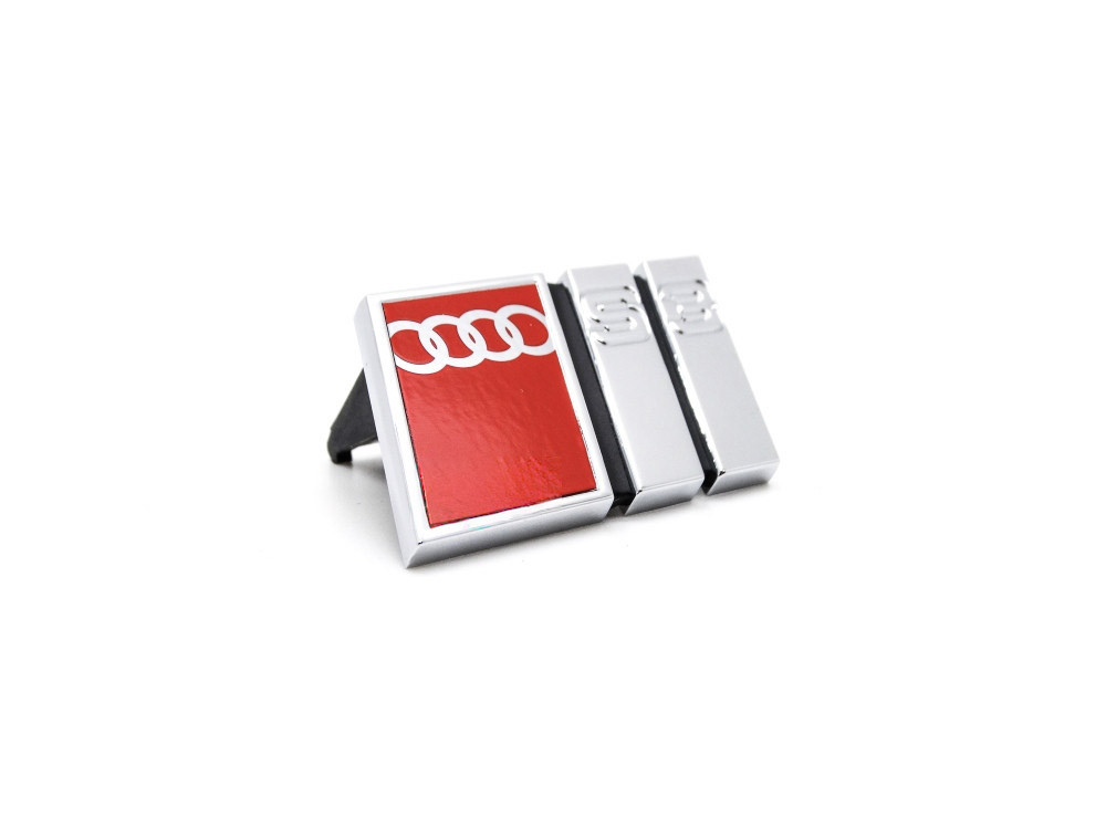 Original Audi S3 8L Logo Schriftzug Emblem Plakette rot silber für Kühlergrill