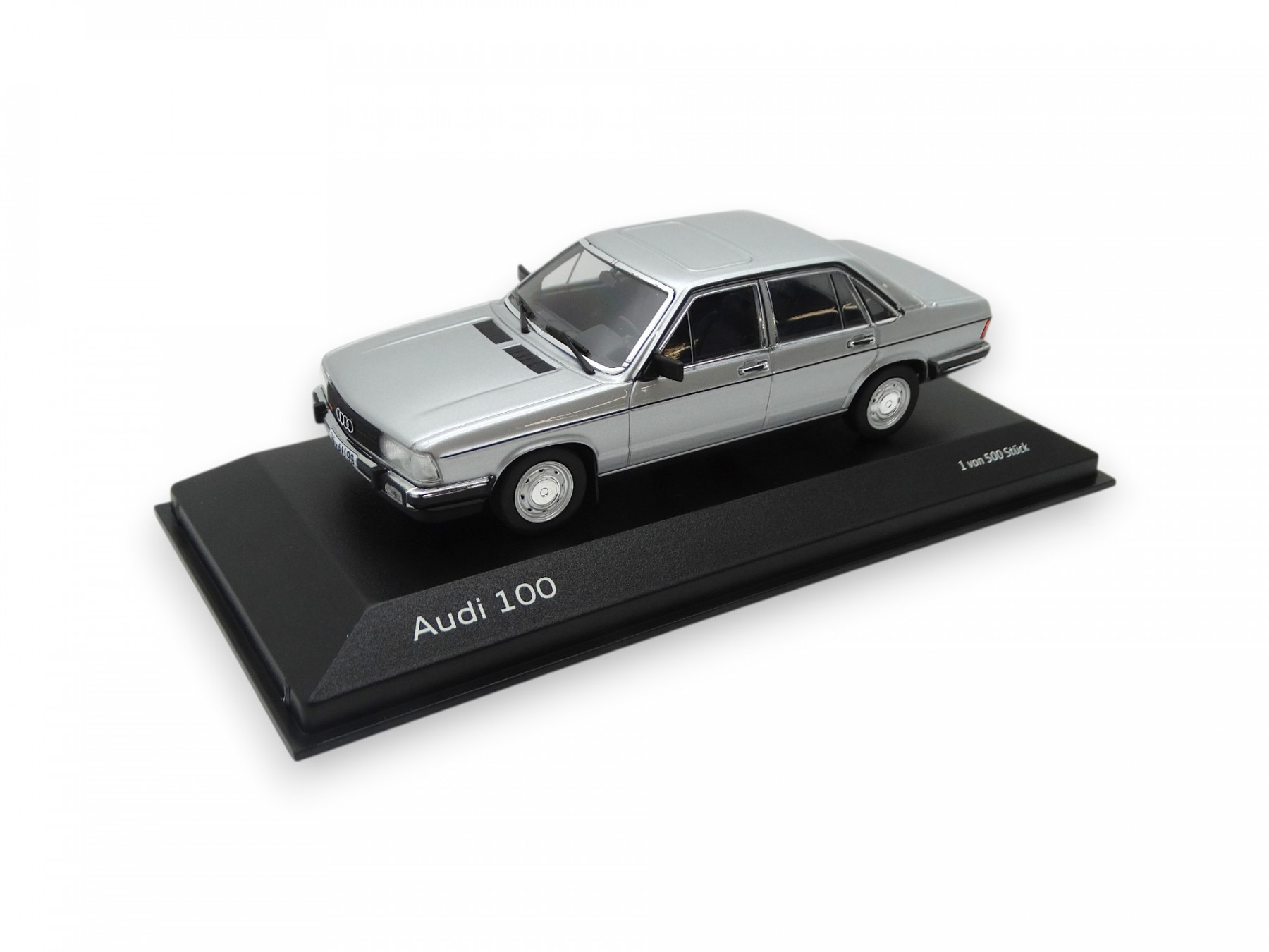 Audi 100 C2 Modellauto Miniatur 1:43 silber