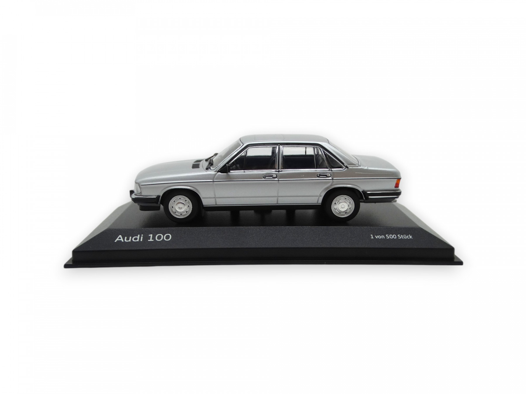 Audi 100 C2 Modellauto Miniatur 1:43 silber