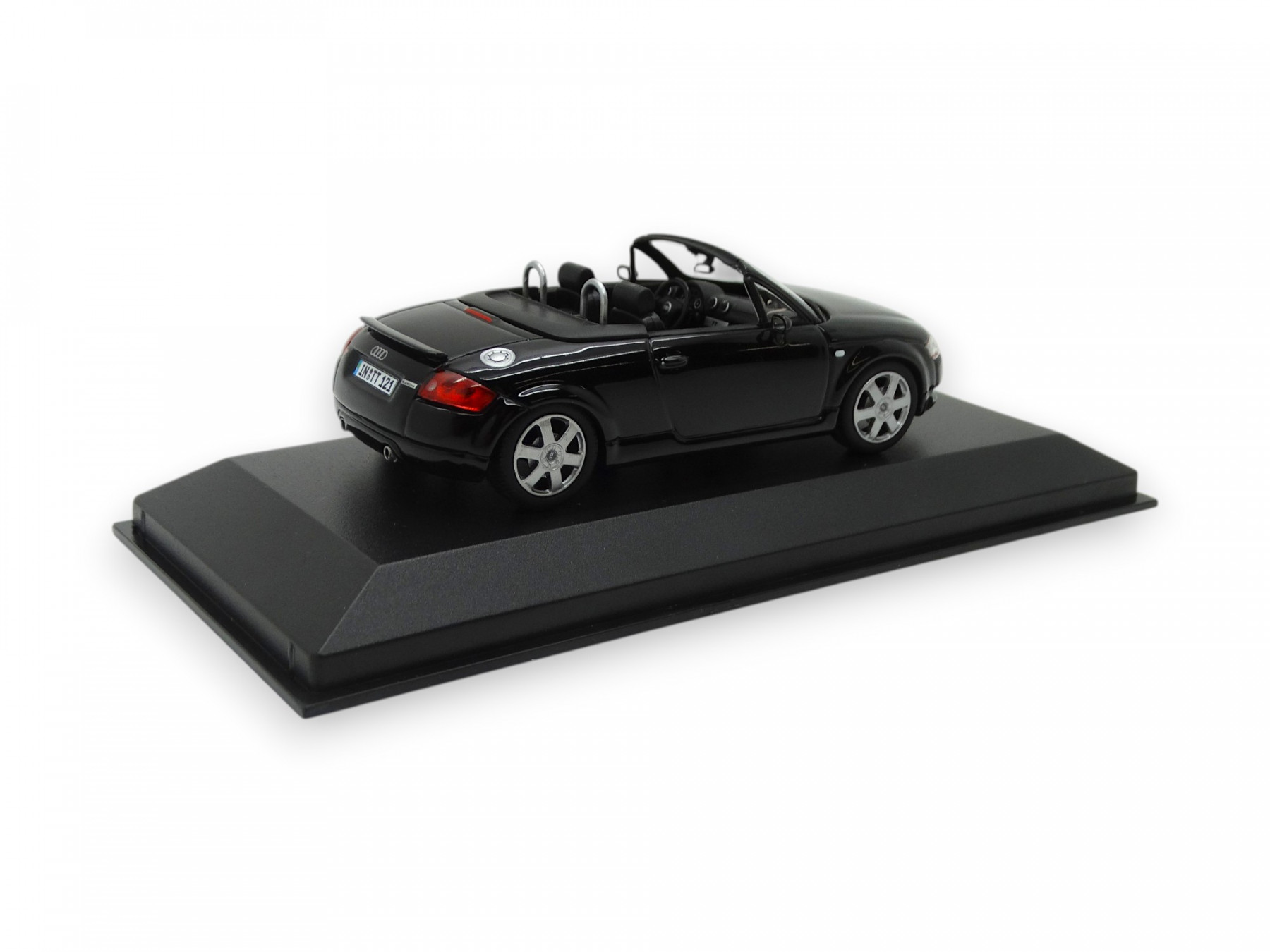 Audi TT Roadster Modellauto Miniatur 1:43 Brillantschwarz