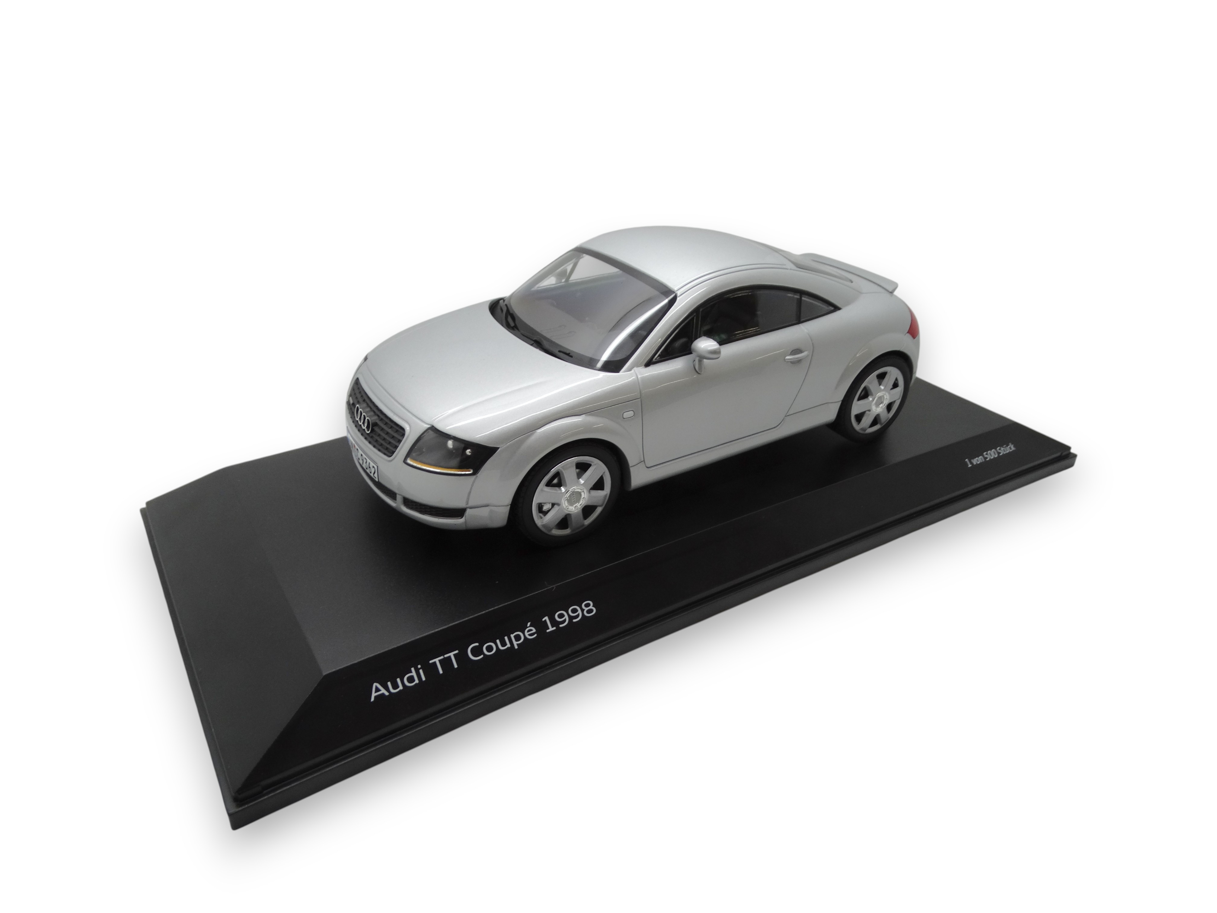 Audi TT Coupé Modellauto Miniatur 1:18 Eissilber Minichamps