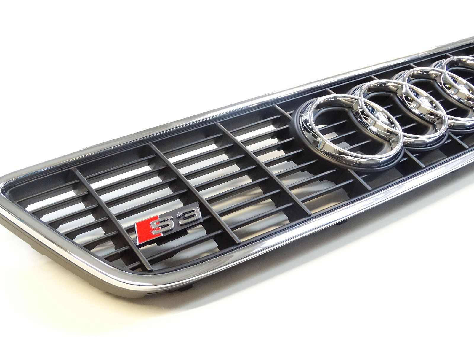  Original Audi S3 A3 8L Kühlergrill Sportgrill schwarz chrom