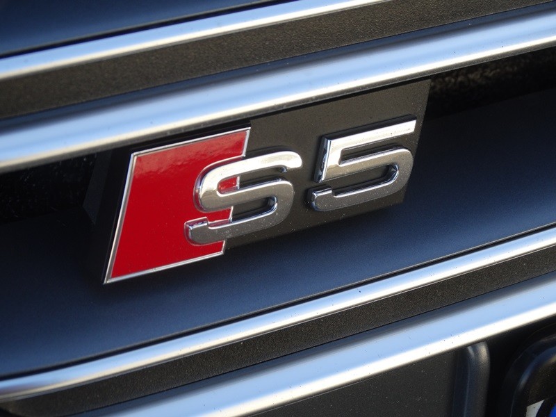Original Audi RS5 Emblem Clip Kühlergrill und Schriftzug hinten schwarz