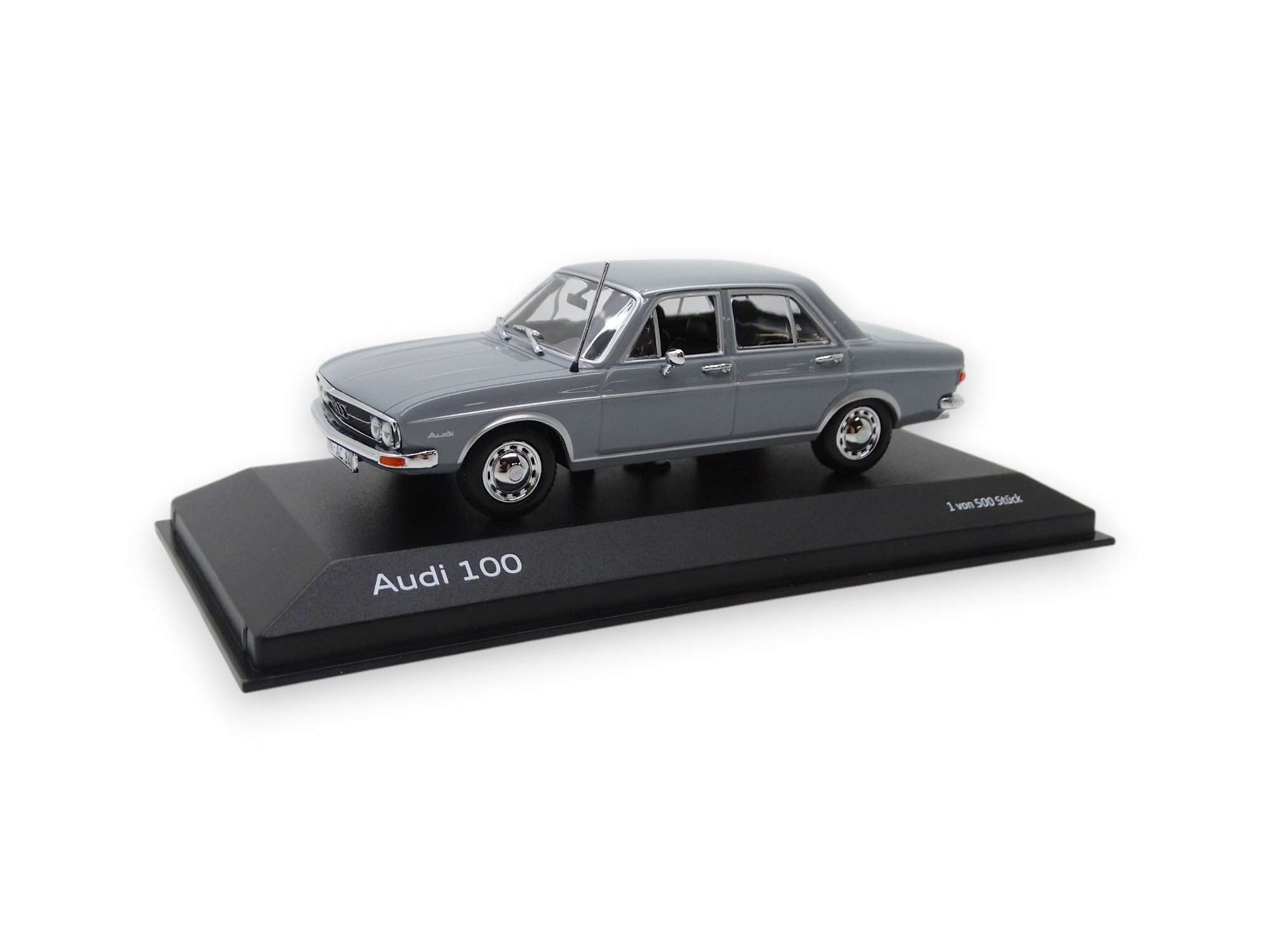 Audi 100 C1 Limousine Modellauto Miniatur 1:43 Rauchblau