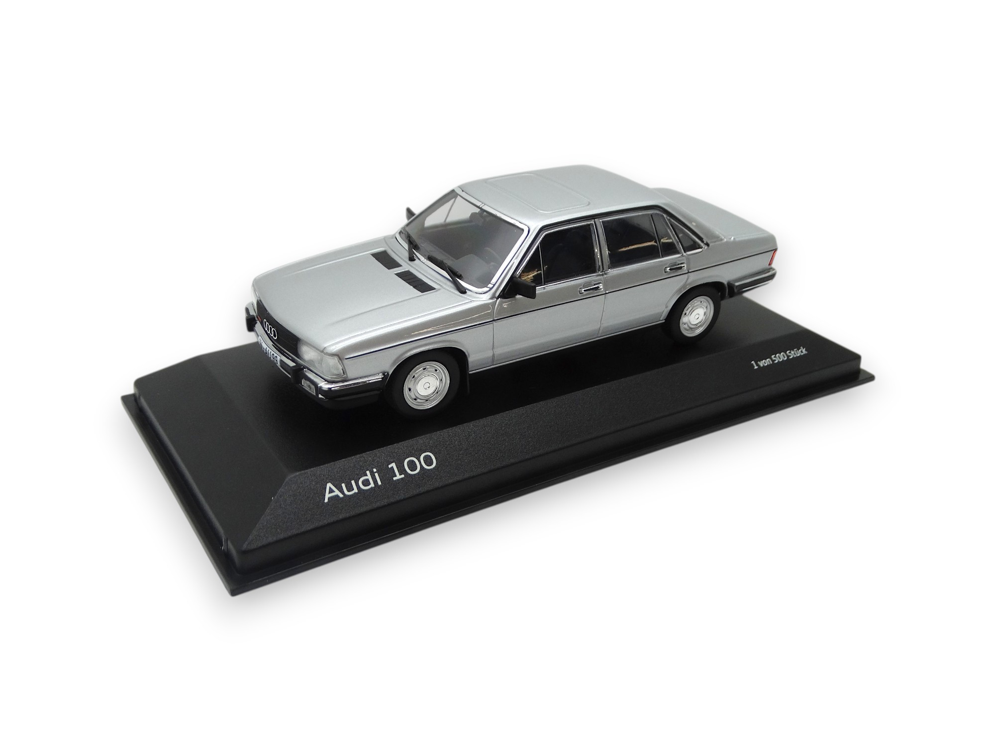 Audi 100 C2 Modellauto Miniatur 1:43 silber