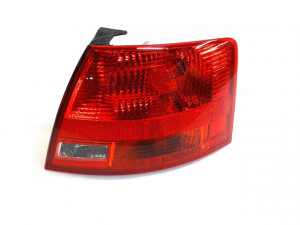 Original Audi A4 8E Avant Rückleuchte Rücklicht Schlussleuchte rechts 